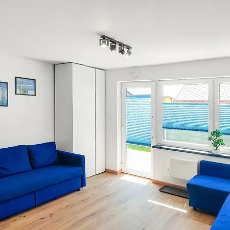 Luna Port W Rowach ロビ