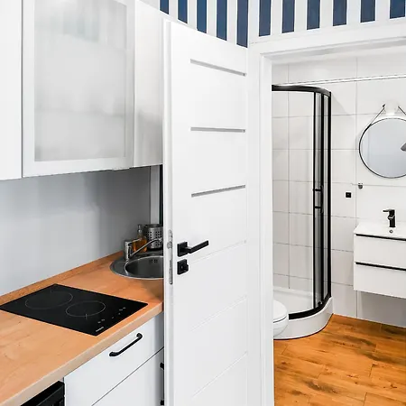 Luna Port W Rowach *