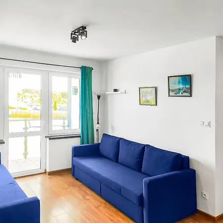 Luna Port W Rowach * ロビ